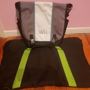 Lot 2 Nintendo Wii Gray and Black Messenger Bag Board Fit